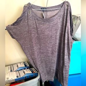 Women’s plus Sz top